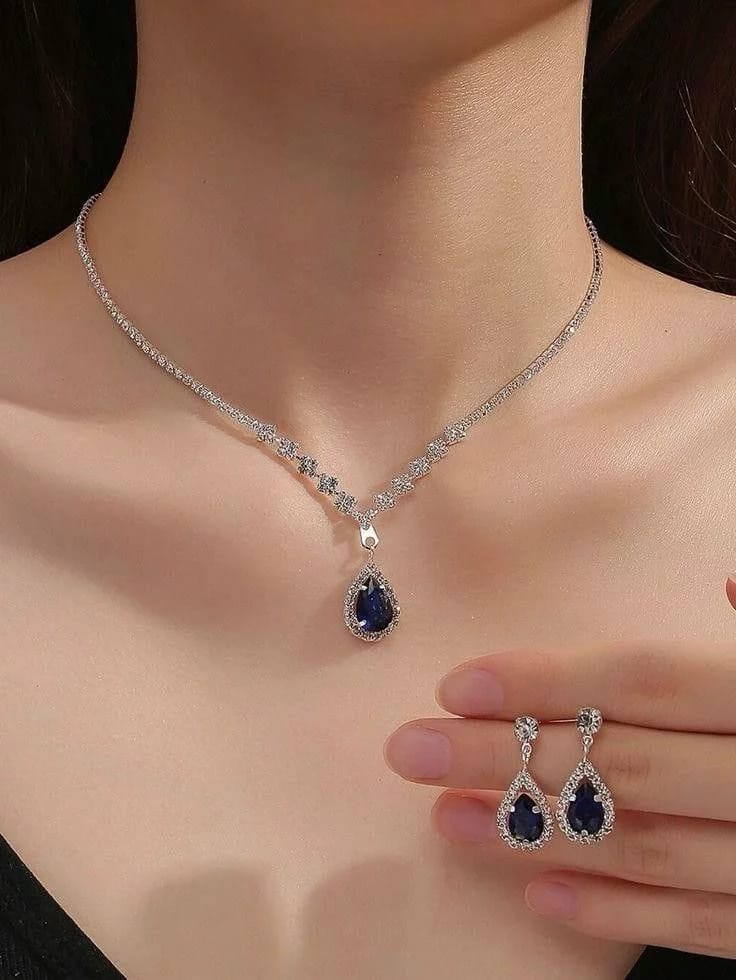 NATURAL DIAMOND NECKLACE