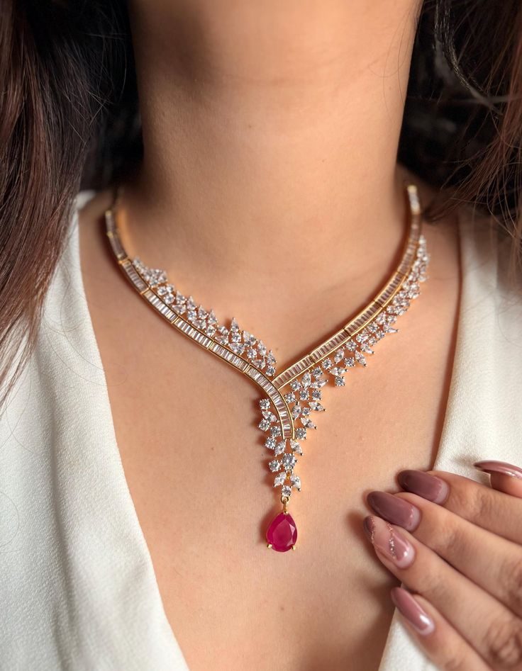 NATURAL DIAMOND NECKLACE