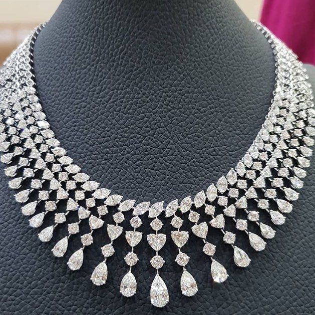 NATURAL DIAMOND NECKLACE